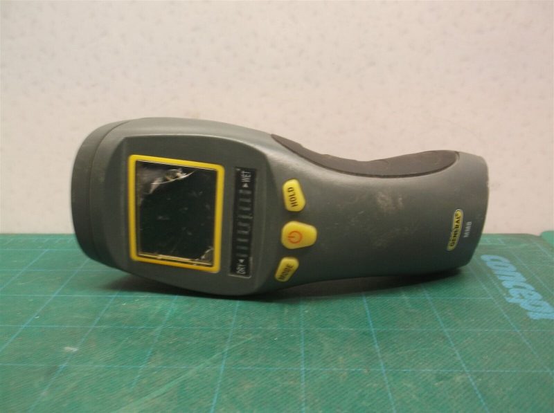 General Tools MM8 Moisture Meter High Visibility White On Black Screen Cracked