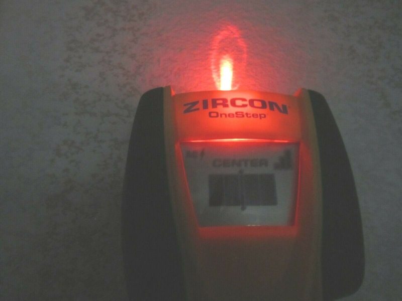 Zircon StudSensor i65 Center and Edge Finding Electronic Stud Finder